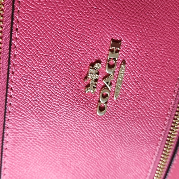 Beautiful NWOT Coach Hot Pink Saffiano Leather Shoulder Tote Bag 🩷🎁💖 - Picture 5 of 15